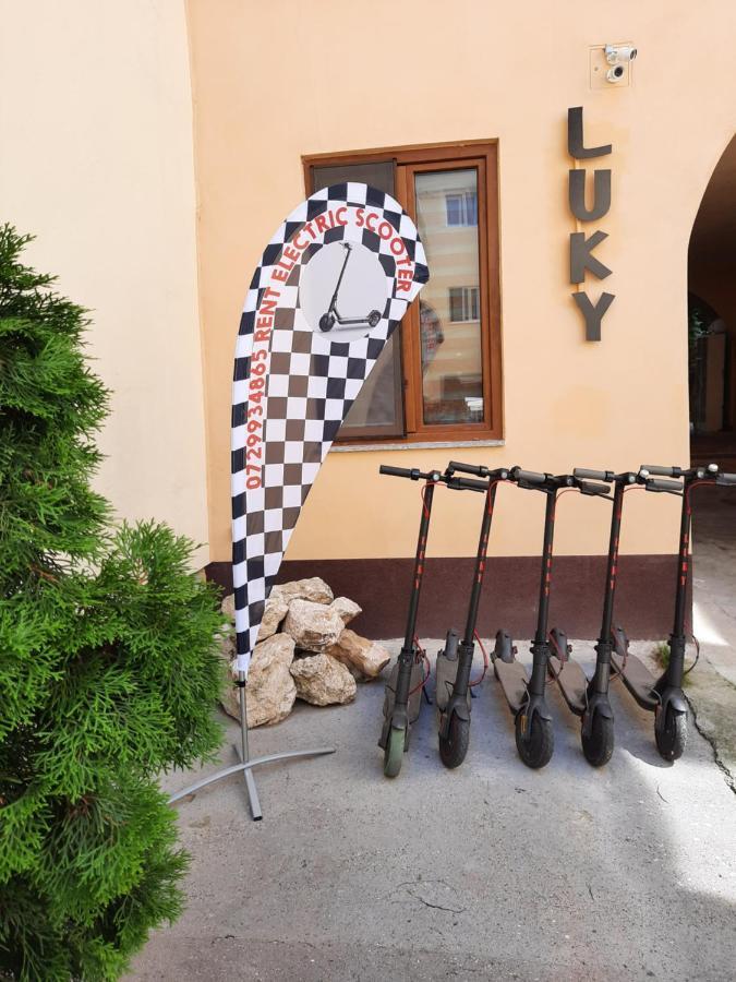 Appartement Luky13 à Braşov Extérieur photo